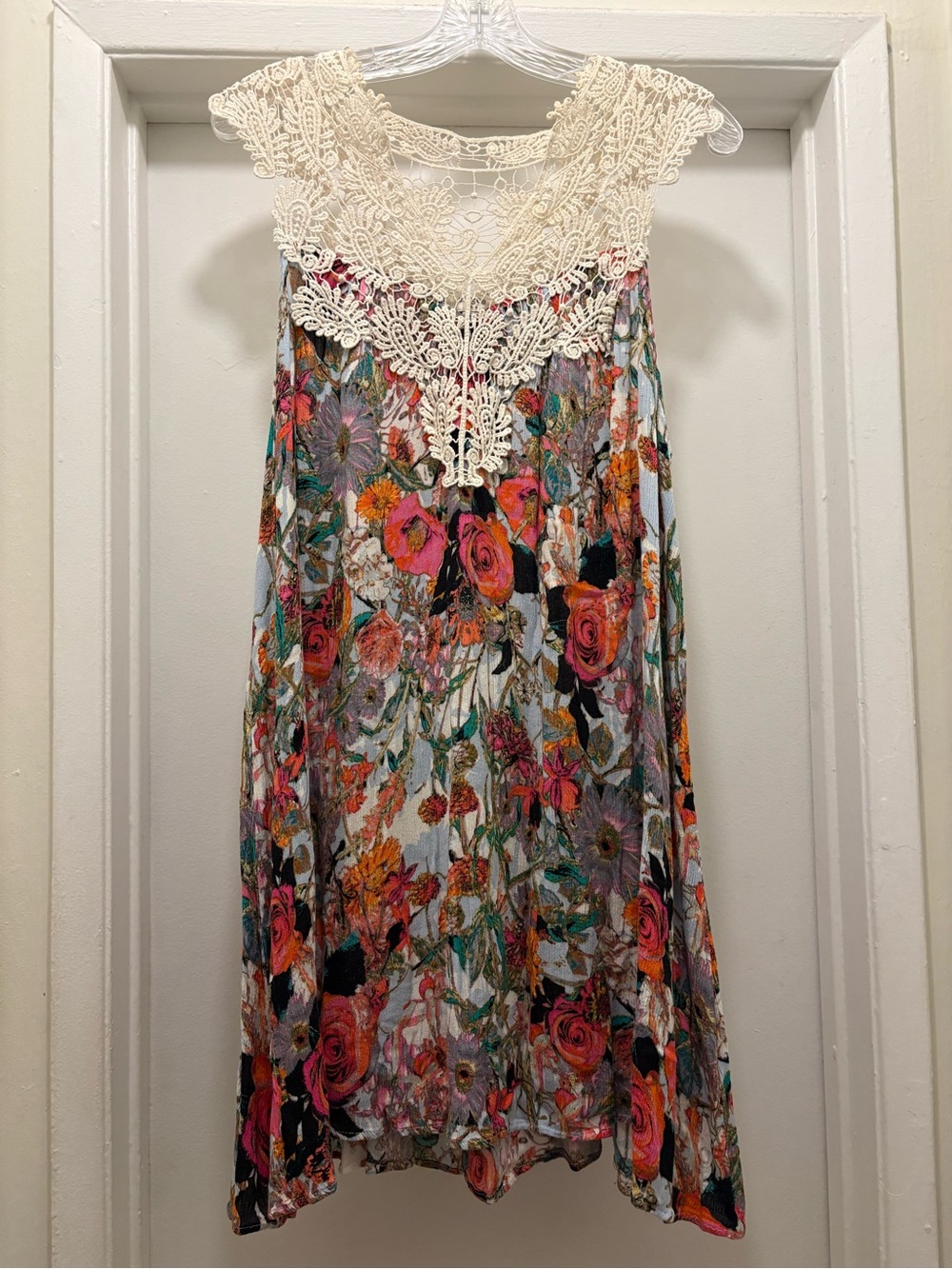 Umgee Floral Print Sleeveless Tunic Dress with Crochet Lace Detail Women’s Large